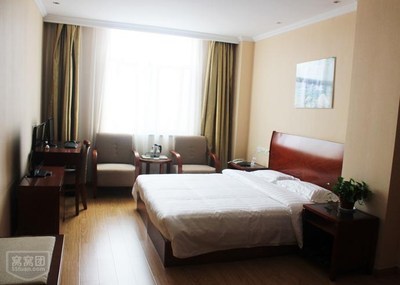 紫荊精品酒店限時(shí)特惠 108元享大床房一晚，共青團(tuán)路窩窩團(tuán)鄭州站會(huì)議廳同步開放出租